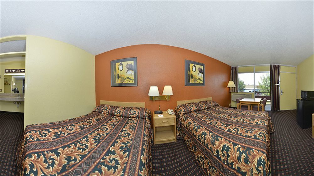 Econo Lodge Carlsbad Caverns Area מראה חיצוני תמונה