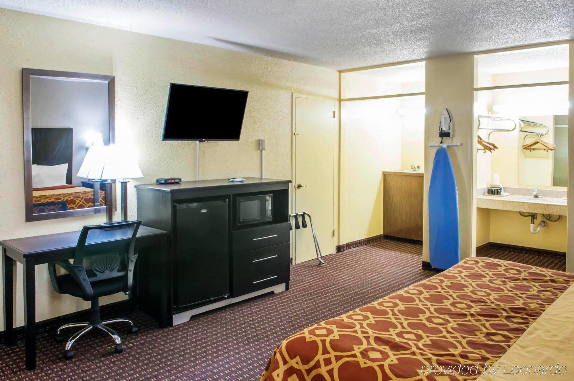 Econo Lodge Carlsbad Caverns Area מראה חיצוני תמונה